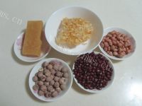 美味的红豆花生莲子银耳羹做法图解1)