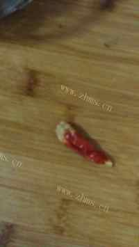 香气浓郁的辣炒花蛤做法图解3)