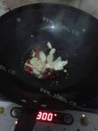 家常菜宫爆杏鲍菇做法图解3)