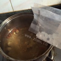 美味牛奶炖银耳做法图解3)