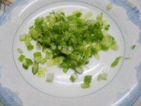 美美厨房之小葱拌豆腐做法图解3)