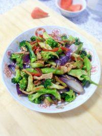 家常菜西兰花炒肉