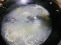 自制鲫鱼豆腐汤做法图解4)