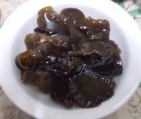 饱满的木耳炒山药做法图解3)