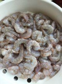 美味的虾仁猪肉大葱水饺做法图解1)