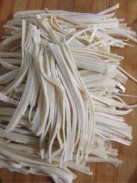 口感不错的凉拌豆腐丝做法图解2)