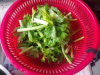 鲜香美味芹菜炒鱿鱼做法图解1)