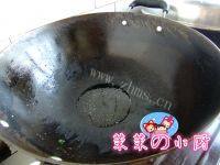 家常菜蒜黄炒肉做法图解6)