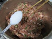 美味的猪肉馅儿水饺做法图解7)