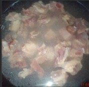 排骨乱炖做法图解1)