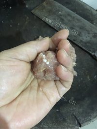 鲜美海马瘦肉汤做法图解3)