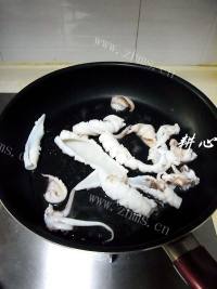 酱香的虾酱炒鲜鱿做法图解7)