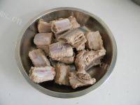 美味的葱烧排骨做法图解3)