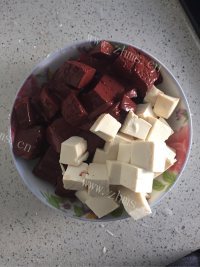 家常菜猪血豆腐做法图解1)