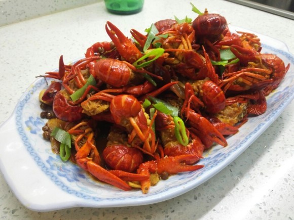 热腾腾的香辣小龙虾