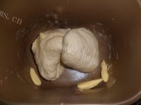 自制椰蓉面包做法图解2)