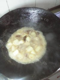 简单的土豆烧肉做法图解7)