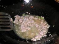 家常菜肉沫炒酸豆角做法图解3)