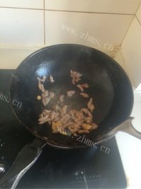 家常菜西芹炒肉丝做法图解2)