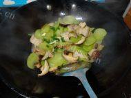 家常菜莴苣炒肉