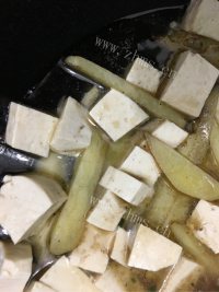 诱人的土豆炖豆腐做法图解6)