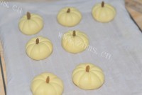 简单蒸南瓜豆沙饼做法图解7)