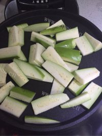 美味的电饼铛茄子做法图解3)