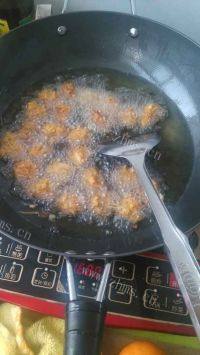 自制胡萝卜丸子做法图解3)