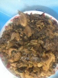 营养萝卜干焖鸡做法图解9)