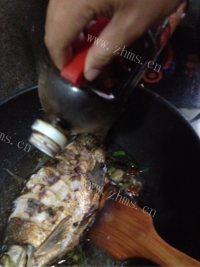 家常菜红烧鳊鱼做法图解9)