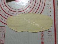 喷香的金钱卷面包做法图解9)