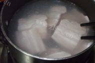 五花肉炒豆角做法图解3)
