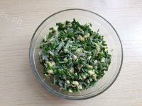 好吃的韭菜粉丝鸡蛋饼做法图解5)