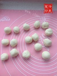 美味健康的土豆枣泥芝麻饼做法图解8)