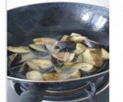 简单易做的家常地三鲜做法图解2)