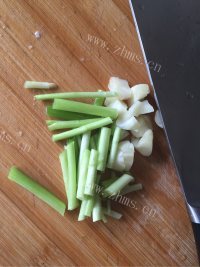 家庭版土豆炖牛肉做法图解2)