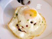 美味的原味煎蛋做法图解11)
