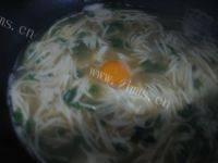 自制菠菜鸡蛋面