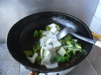 营养的尖辣椒炒洋葱做法图解9)