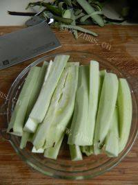家常菜肉末蒸茄子做法图解4)