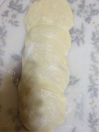 鸡蛋芹菜馅包子做法图解8)