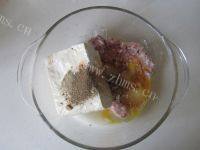 好吃的焦熘豆腐丸子做法图解2)