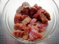 牛肉炖柿子做法图解5)