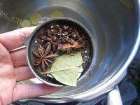 口感好的排骨炖玉米做法图解5)