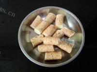 美味的肉皮山药煲做法图解4)