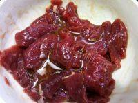 家常菜芥兰炒牛肉做法图解6)