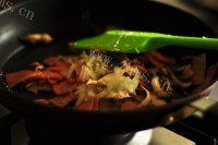 美味奶油培根意面做法图解10)