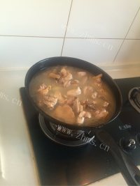 香糯爽滑的红烧公鸡做法图解6)