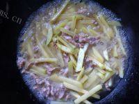 家常菜土豆炒肉丝做法图解4)