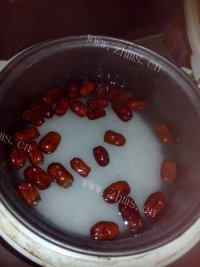 美味红糖红枣粥做法图解3)